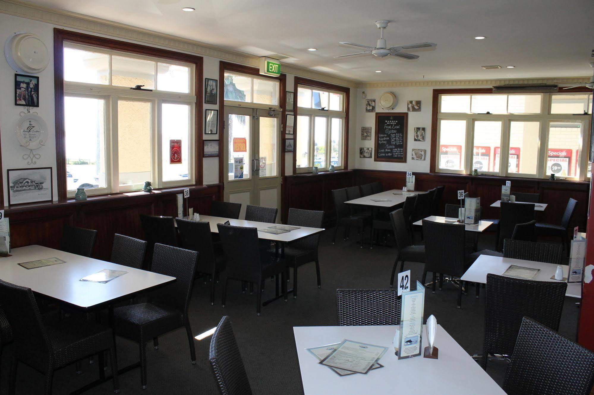 Bermagui Beach Hotel ภายนอก รูปภาพ